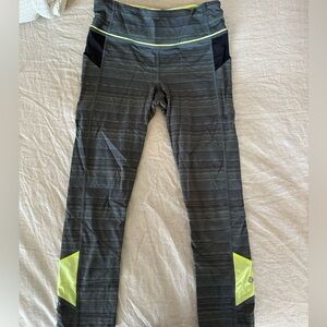 Lululemon high rise crop leggings with pockets